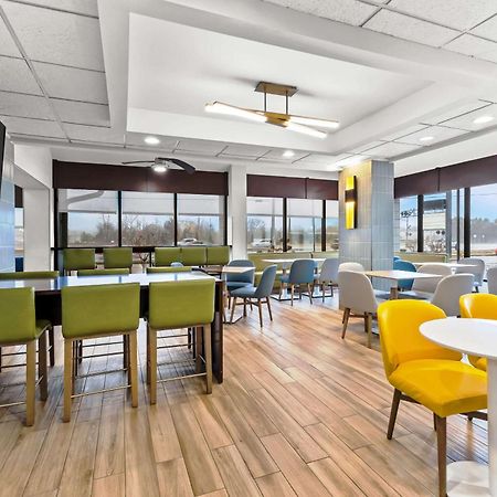 Comfort Inn & Suites Evansville Airport Exteriér fotografie