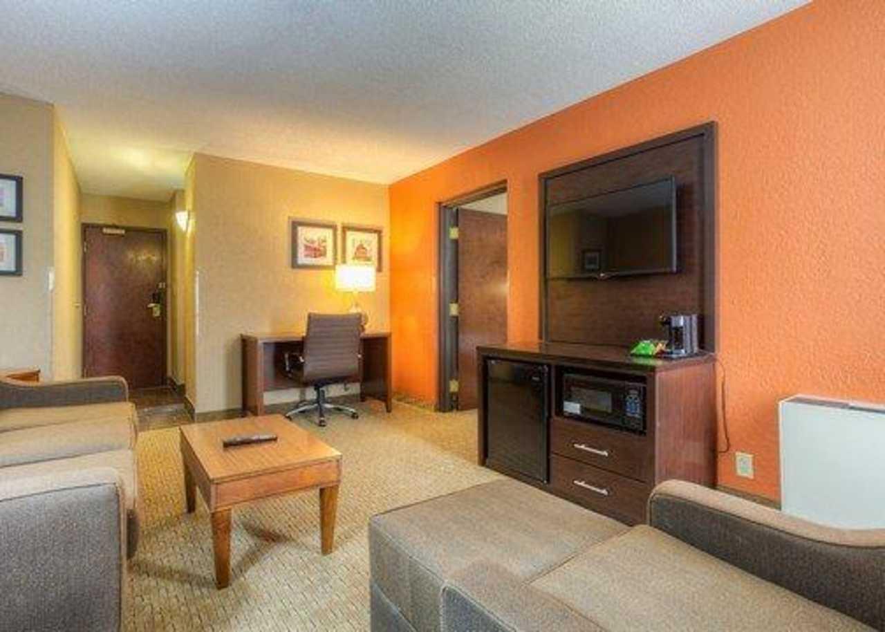Comfort Inn & Suites Evansville Airport Exteriér fotografie