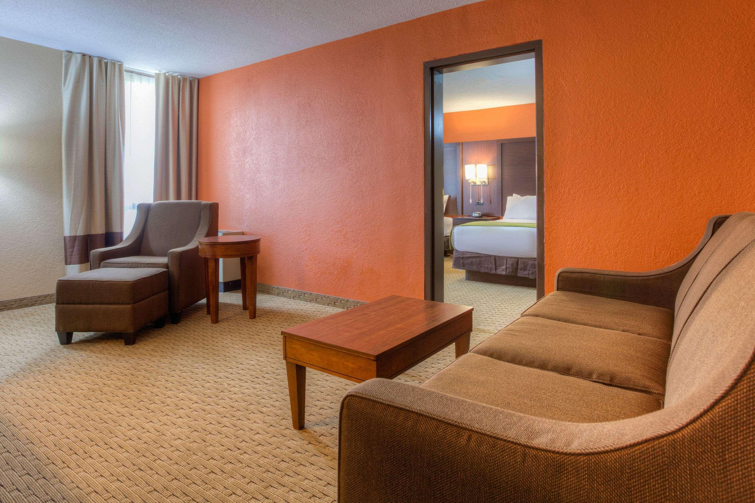 Comfort Inn & Suites Evansville Airport Exteriér fotografie